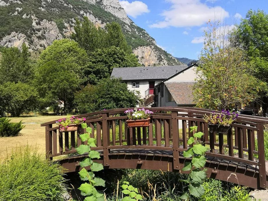 Vila La Glycine Sinsat Exteriér fotografie